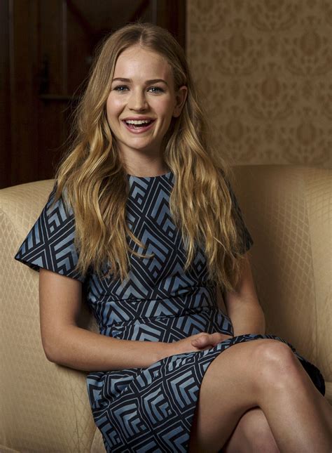 britt robertson, +43 more|Britt Robertson Photo Gallery